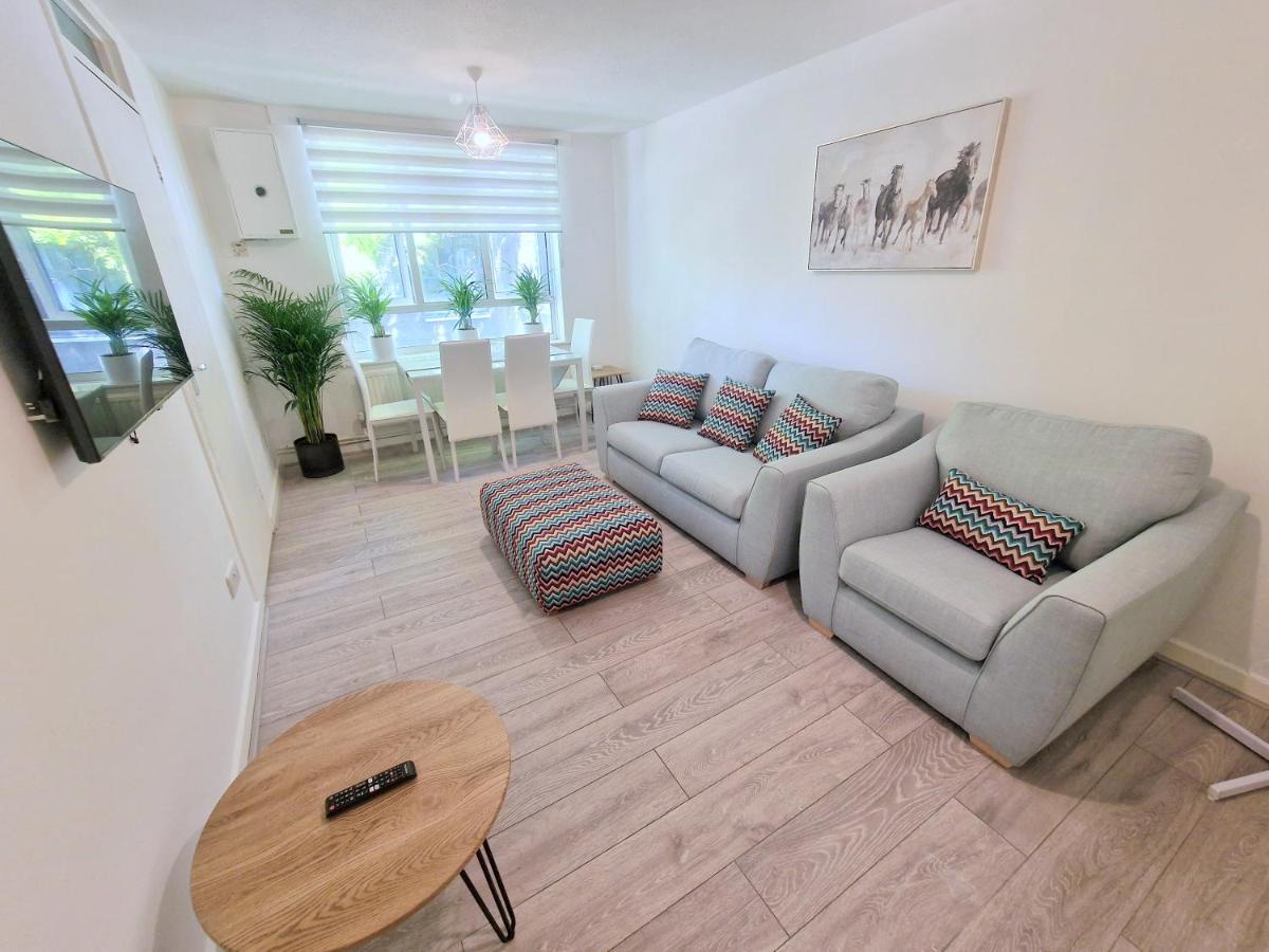 Flat In Battersea, 5 Minutes From Clapham Junction Station Lägenhet London Exteriör bild