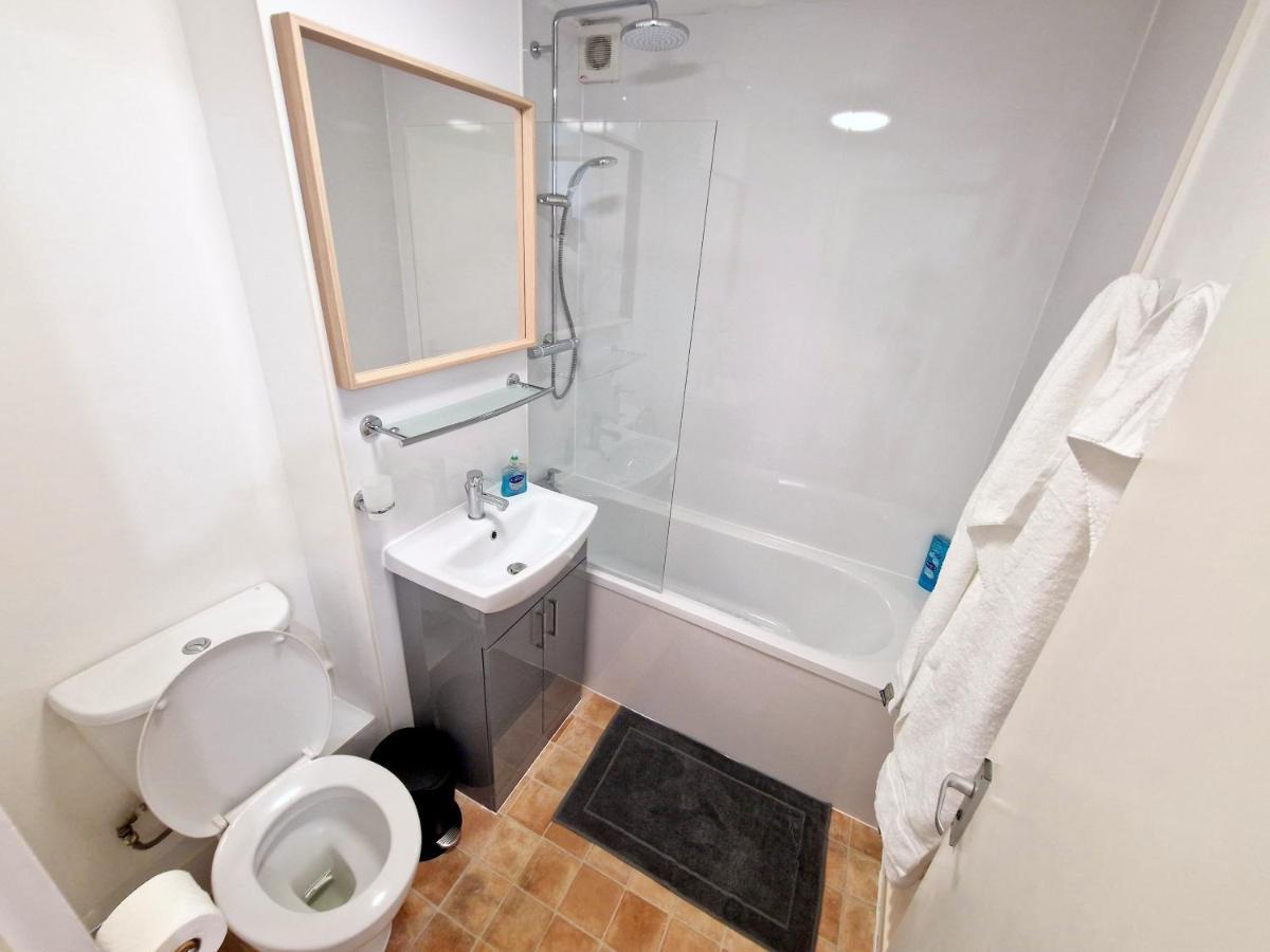 Flat In Battersea, 5 Minutes From Clapham Junction Station Lägenhet London Exteriör bild