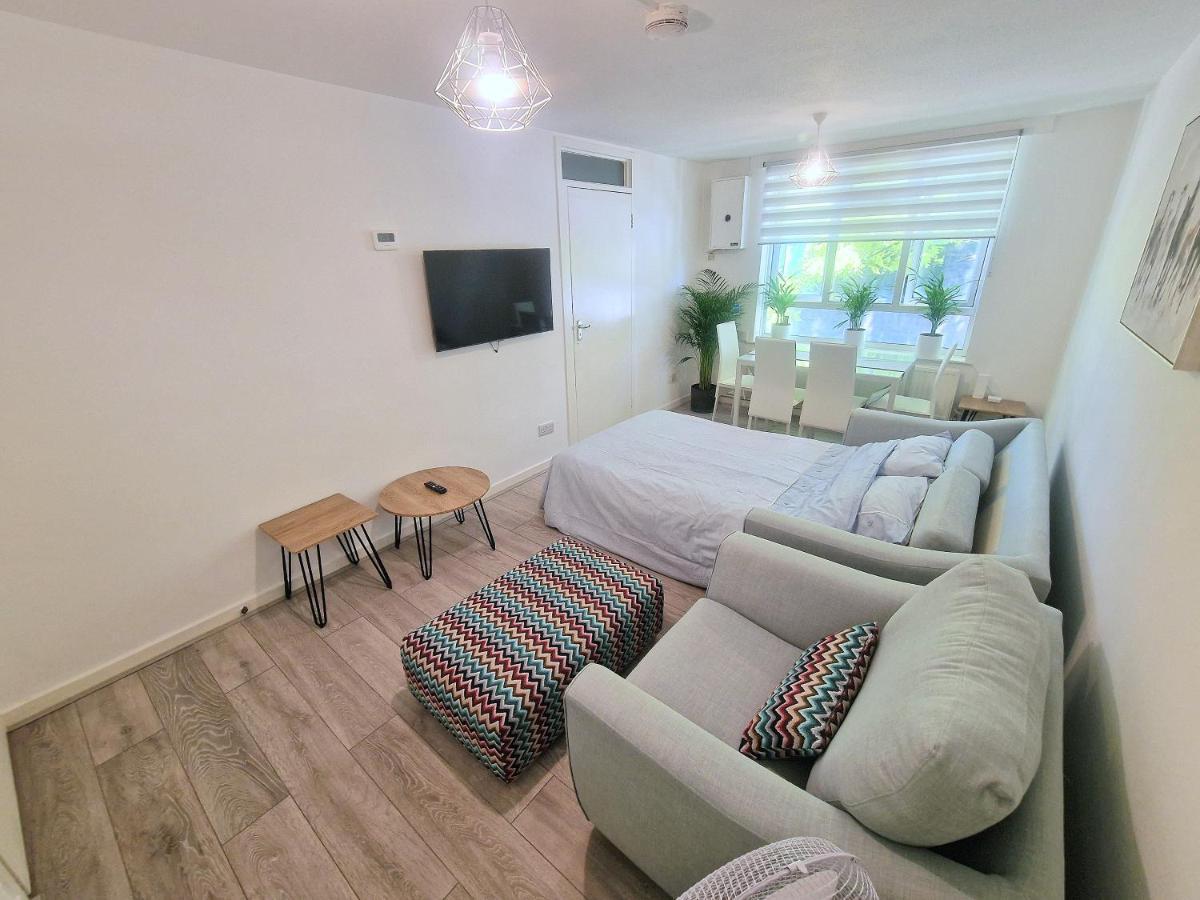 Flat In Battersea, 5 Minutes From Clapham Junction Station Lägenhet London Exteriör bild
