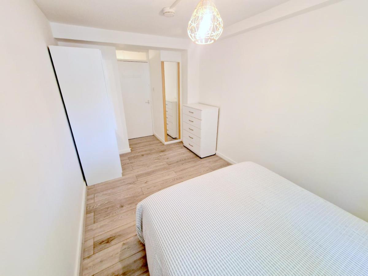 Flat In Battersea, 5 Minutes From Clapham Junction Station Lägenhet London Exteriör bild